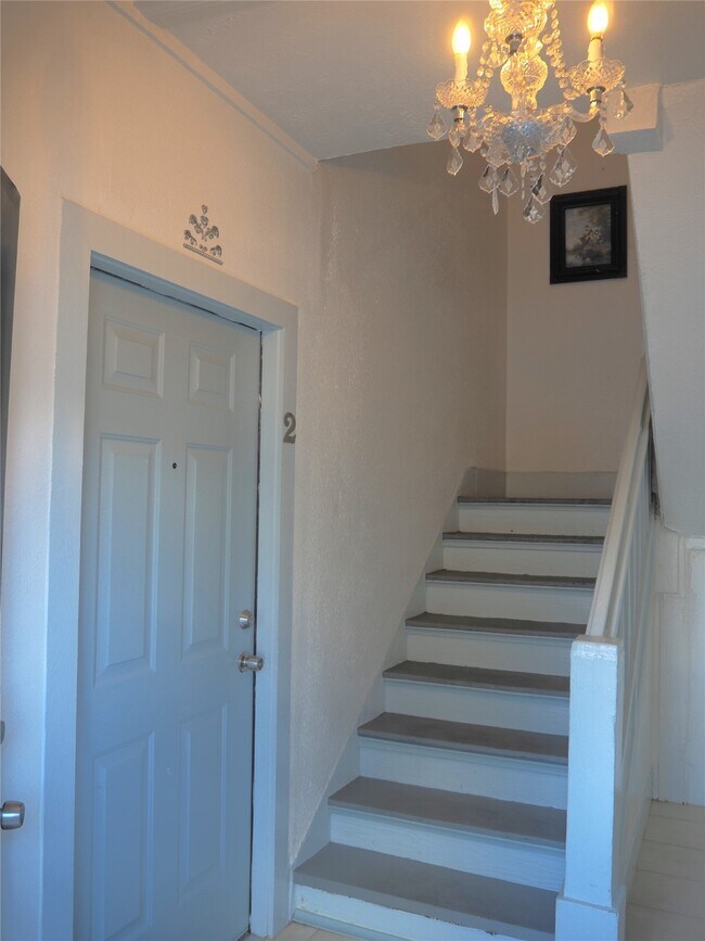 Primary Photo - 3409 La Branch St