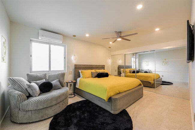 Building Photo - 3615 Sherwood Blvd