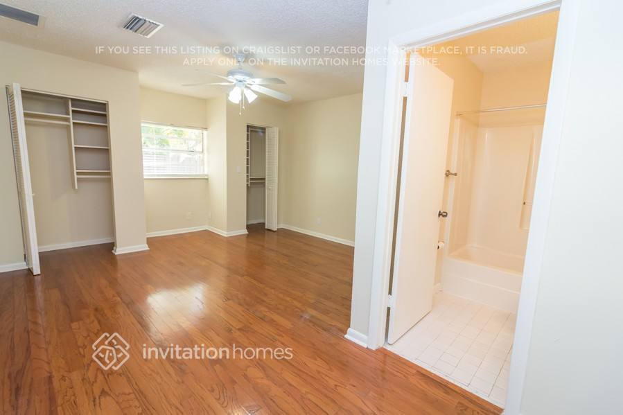 Building Photo - 1384 SW 14th Ave