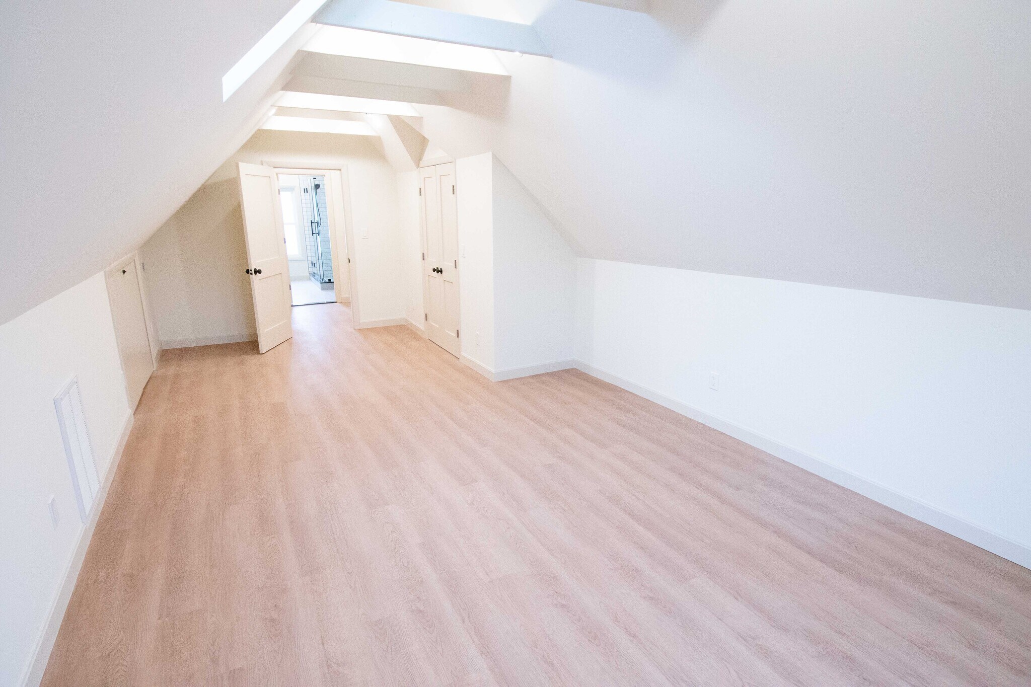 Building Photo - 235 Mount Hope St