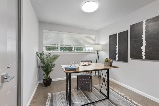 Building Photo - CLICK "REQUEST A TOUR" NOW!