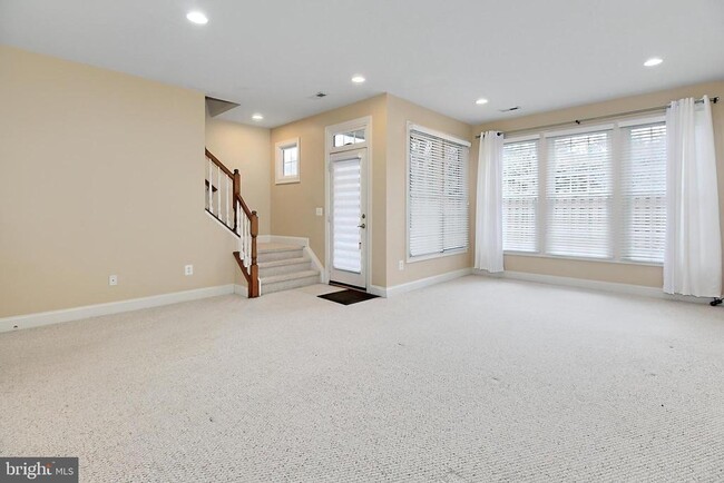 Building Photo - 6913 Stanwick Square