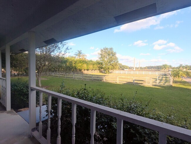 Building Photo - 819 Cindy Cir Ln