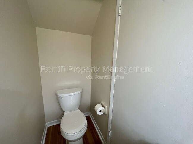 Building Photo - 2131 Crystal Dr