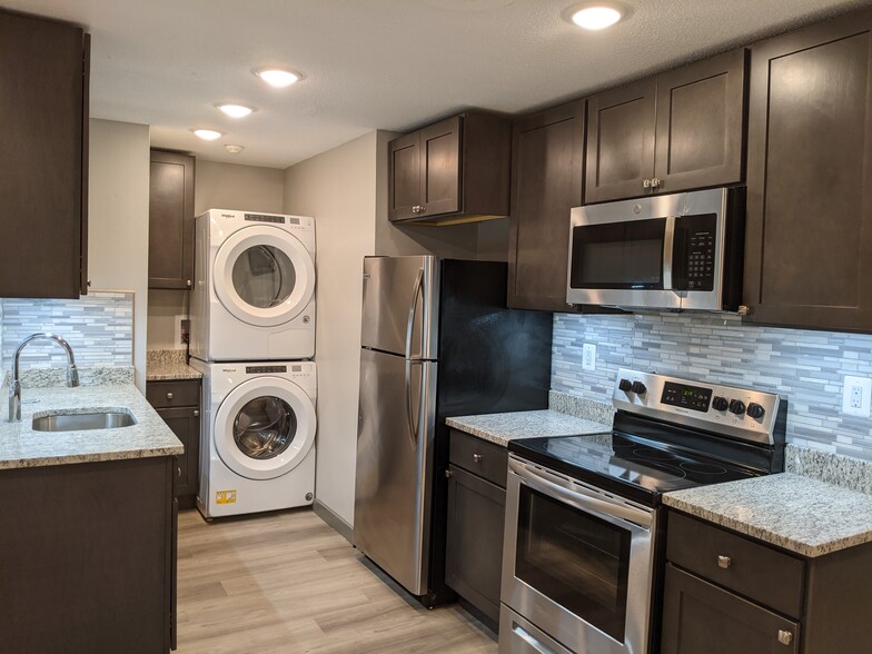 2BD Kitchen - Robin Hill Apartments