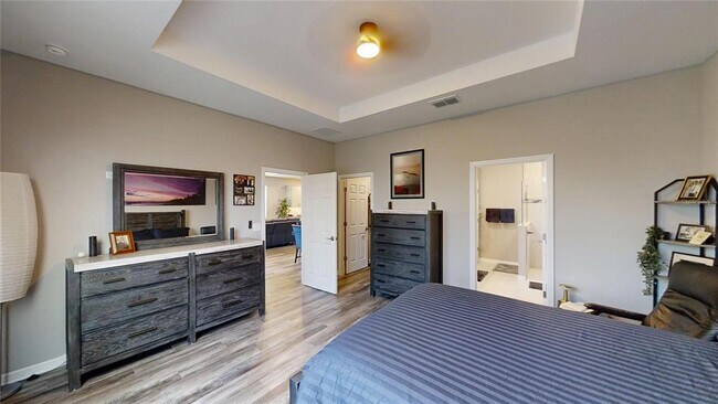 Building Photo - 5655 SW 78th Ave Rd