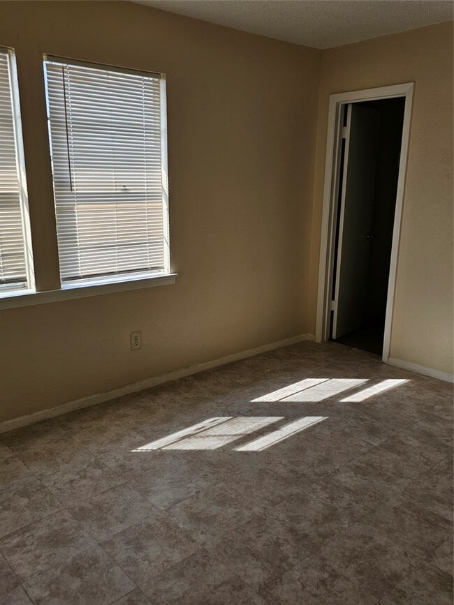 Building Photo - 5438 Kansas St