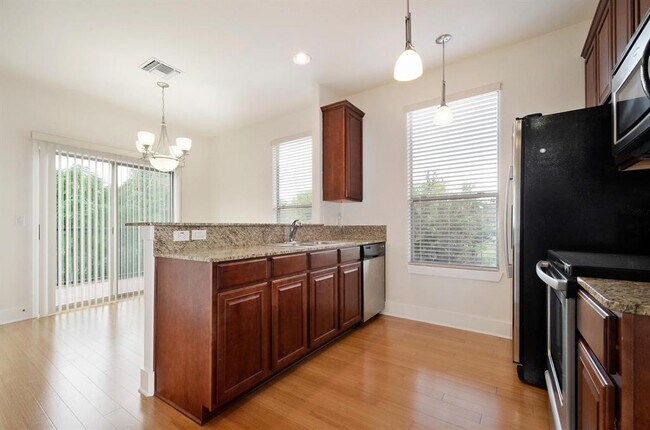 Primary Photo - 13420 Lyndhurst St