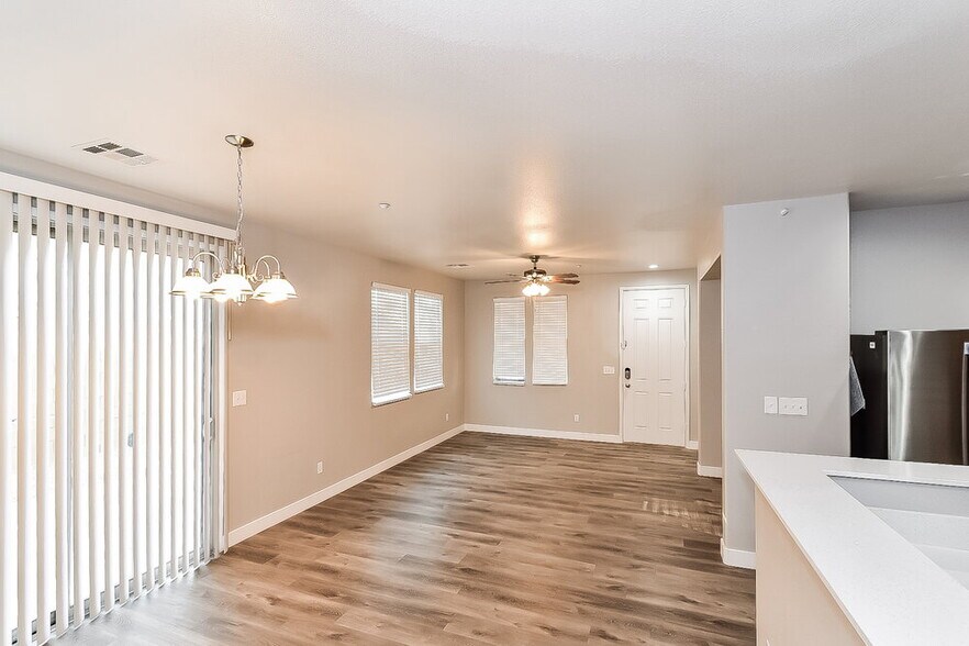 Building Photo - 10721 Mystic Shore Ave