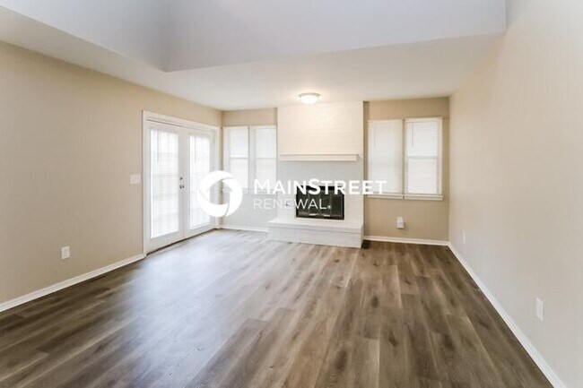 Building Photo - 4 Bedroom Pet-Friendly Home in Norman, OK with Main Street Renewal