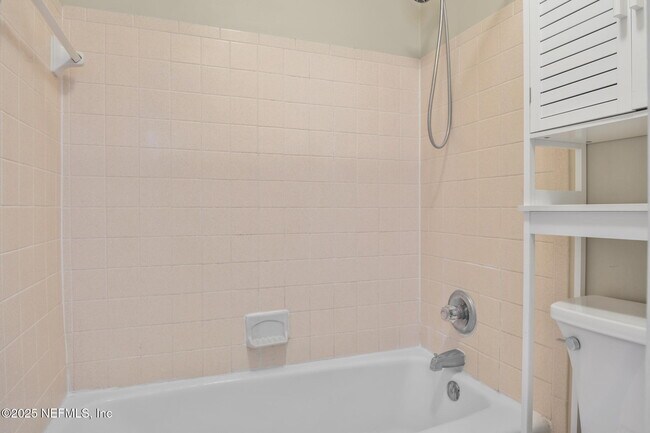 Building Photo - 1107 1st St S