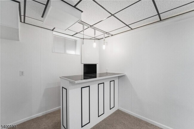 Building Photo - 13 Jill Ct