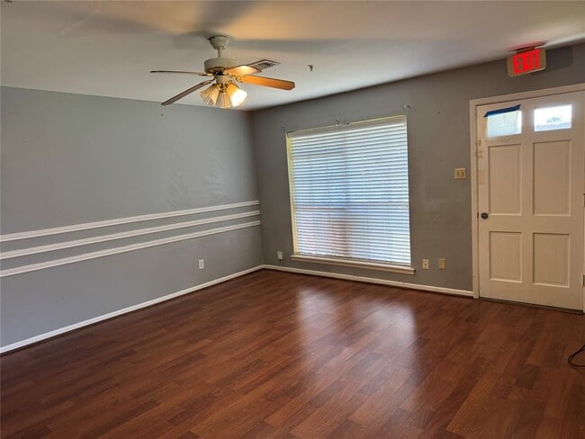 Building Photo - 8214 Beechnut St