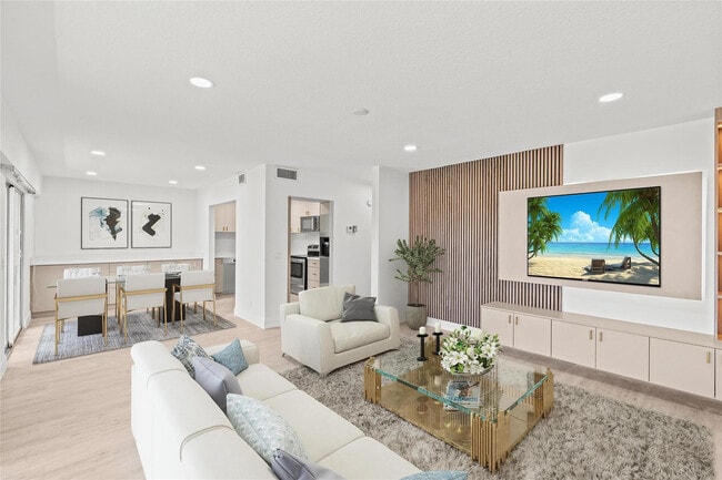 Building Photo - 204 Mansfield F