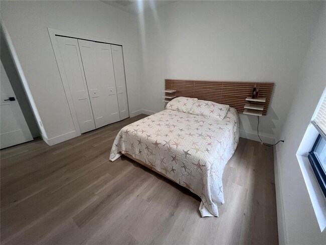 Building Photo - 2816 Silas Ave