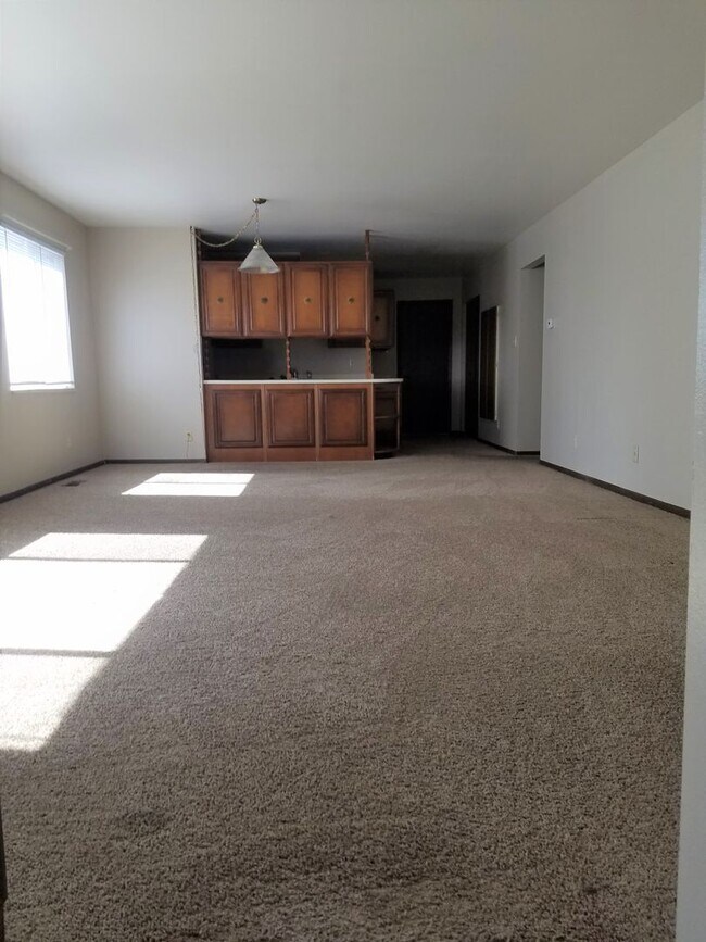 Building Photo - 936 Molello 410-414 W 14th Street