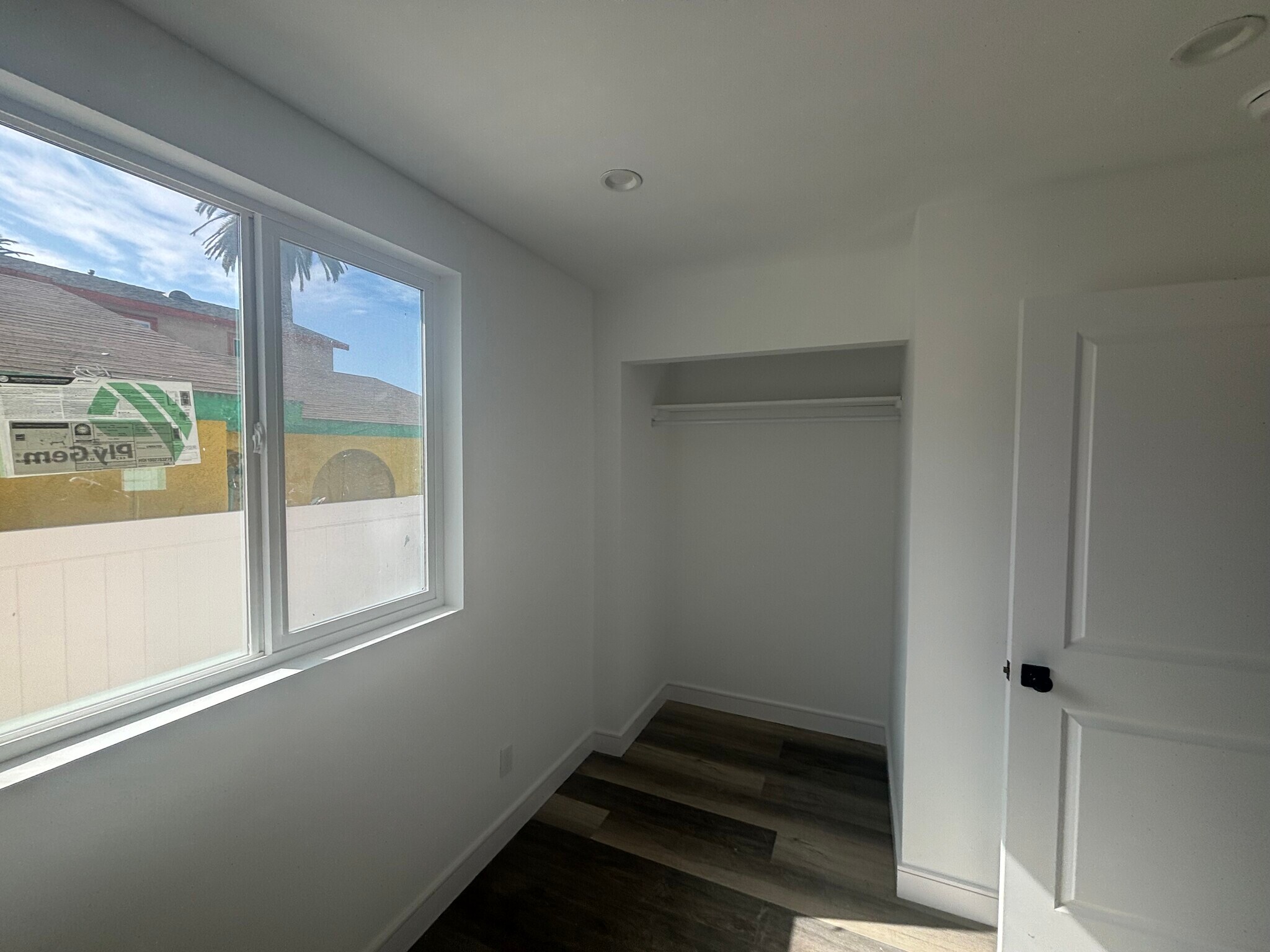 Building Photo - 3006 S Palm Grove Ave