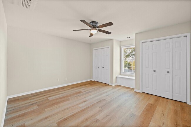 Building Photo - 201 Gail Dr