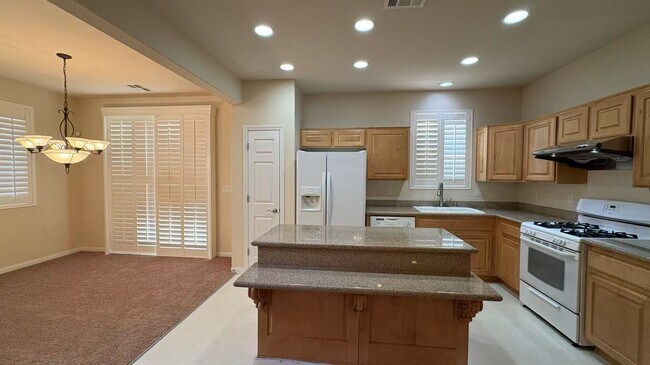 Building Photo - 339 Ladies Tee Ct