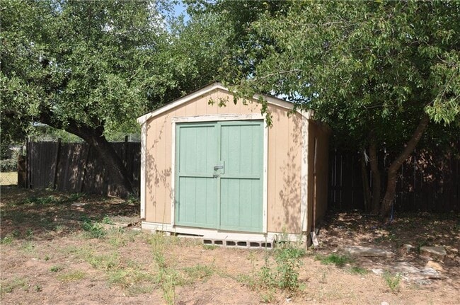 Building Photo - 6321 Crumley Ln