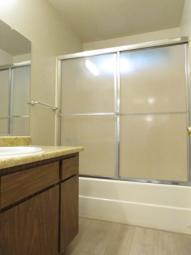 Building Photo - 340-344 El Rio Ct