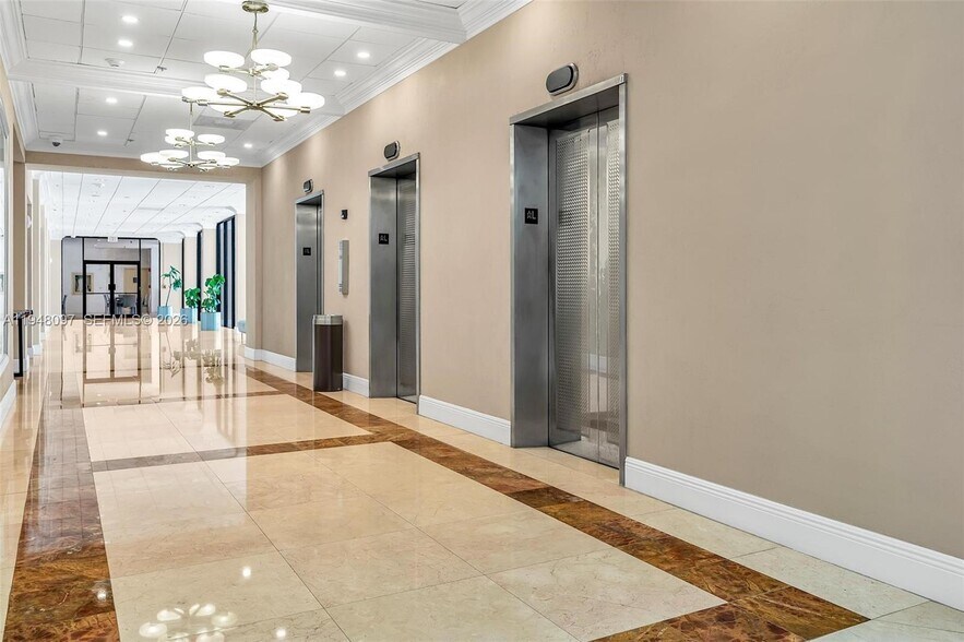 Building Photo - 1865 Brickell Ave