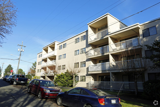 Building Photo - Lakeview Court Apartments