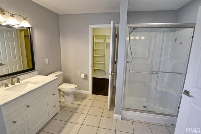 Building Photo - 4422 Wynbrooke Dr