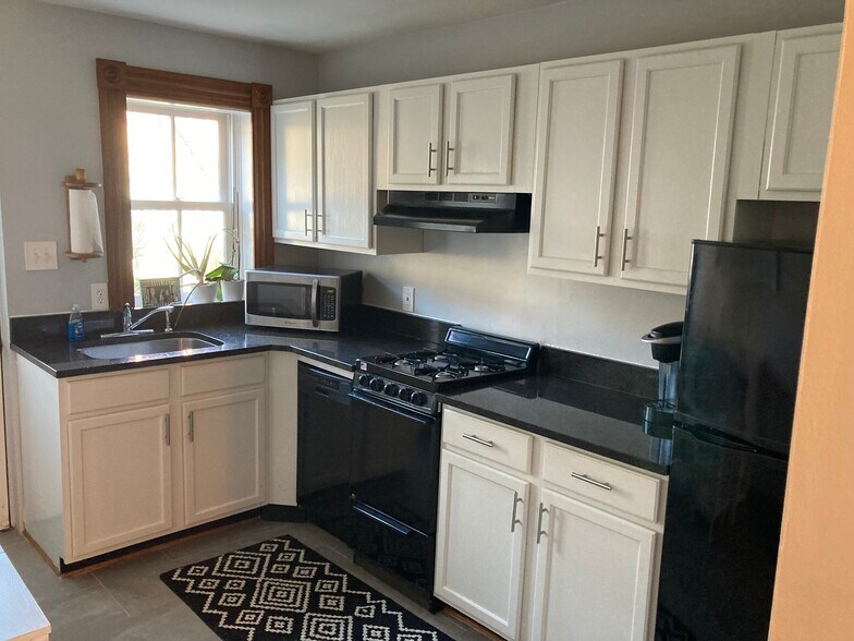 Kitchen - 50 Cornhill St