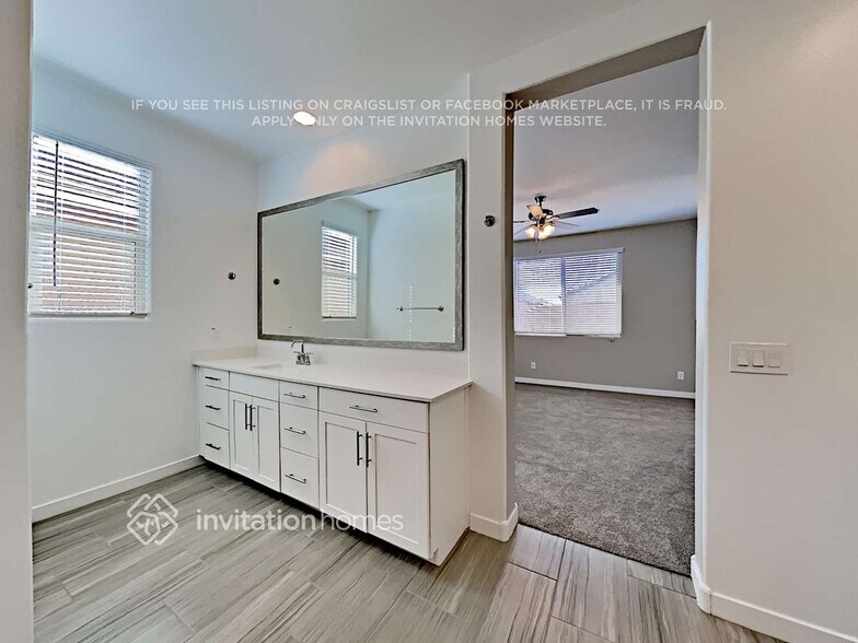 Building Photo - 19557 W Valle Vista Way
