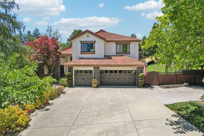 Primary Photo - 3745 Deer Trail Ct
