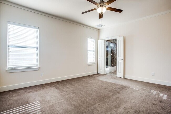 Building Photo - 4323 Dickason Ave