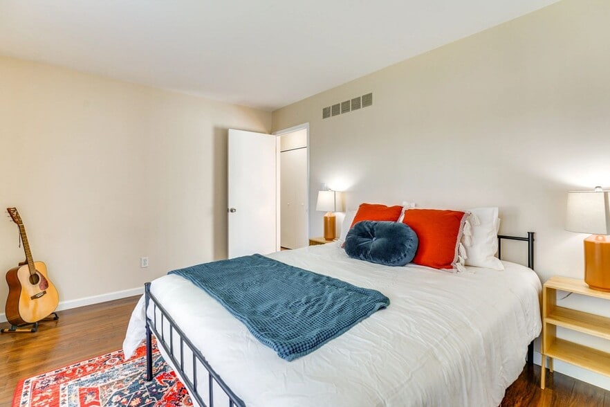 Building Photo - 8941 Shawn Dr