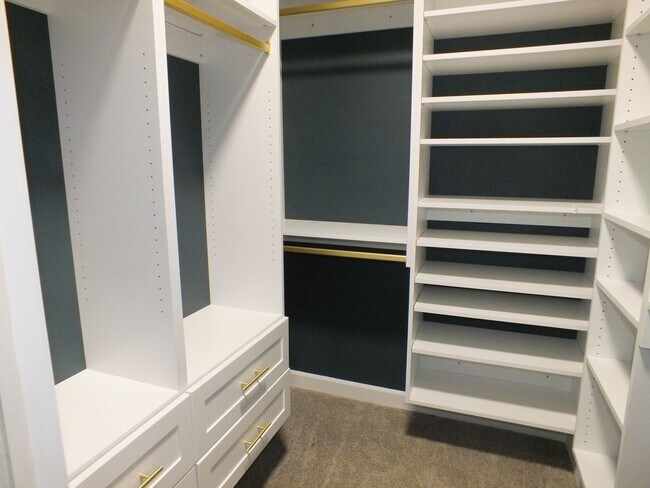 Building Photo - 3/2.5 2300 sf Cameron Park home