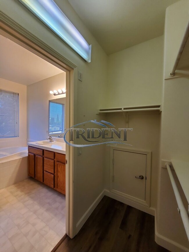 Building Photo - Two Weeks Free Move-in Special!