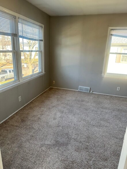 Building Photo - 3846 S 48th St
