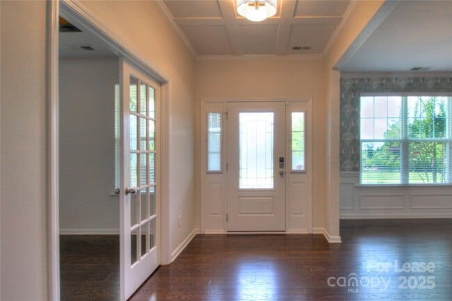 Building Photo - 3007 Silverwood Dr
