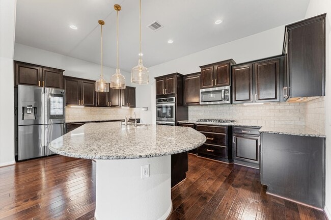 Building Photo - 4315 Laburnam Rd