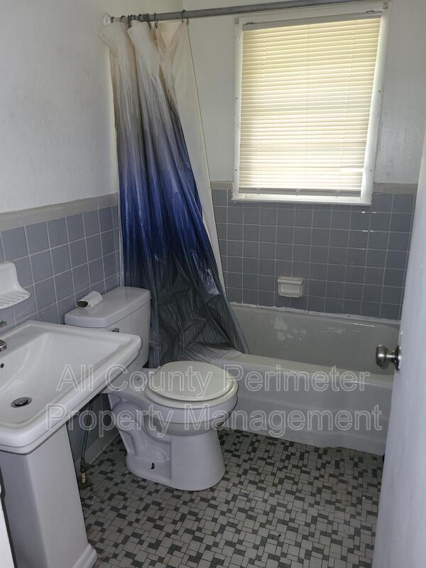 Building Photo - 1879 Chapman Ave