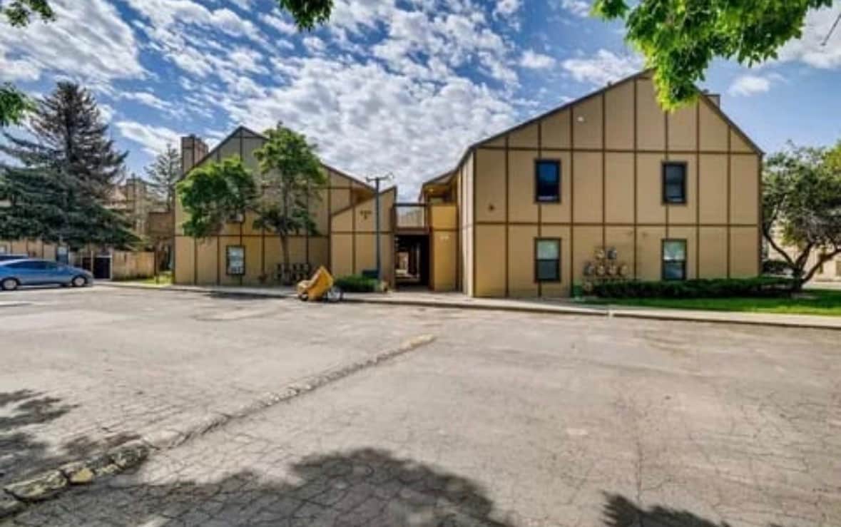 Outside - 225 E 8th Ave