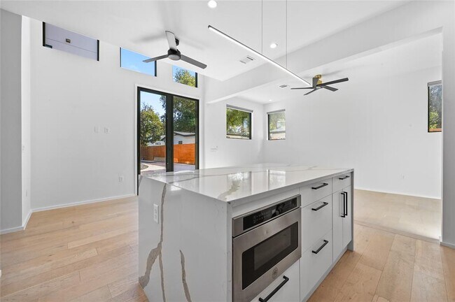 Building Photo - 2706 Stacy Ln