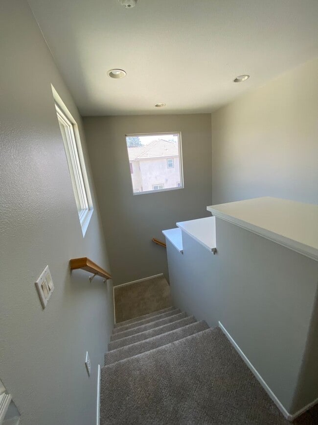 Building Photo - Cute & Clean Murrieta 3 Bedroom Home!