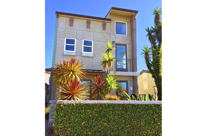 Beautifully landscaped. - 1826 W Balboa Blvd