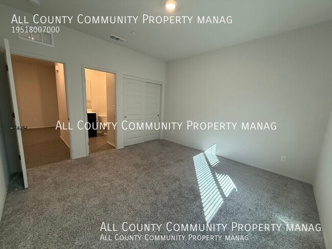Building Photo - 11615 Zoeller St
