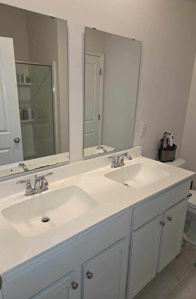 Building Photo - 3402 Bells Lk Cir