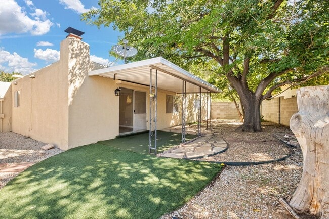 Building Photo - Northeast Heights Gem