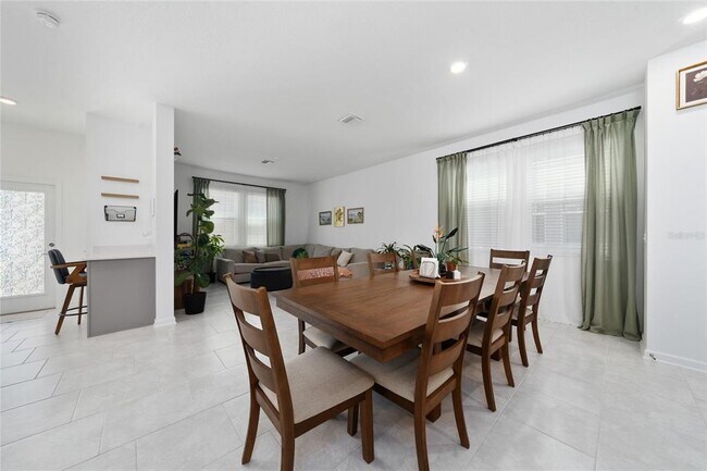 Building Photo - 4132 Jespersen St