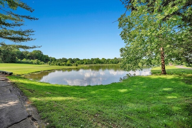 Building Photo - 412 Flintlock Ct