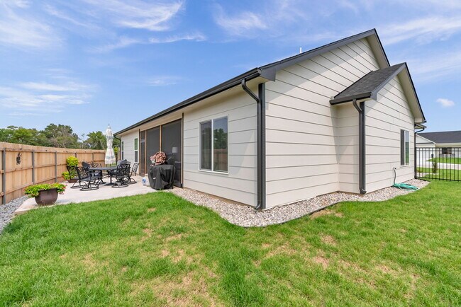 Building Photo - 1703 Jase Ct