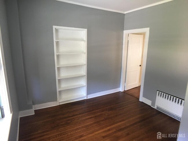 Building Photo - 68 W Cliff St